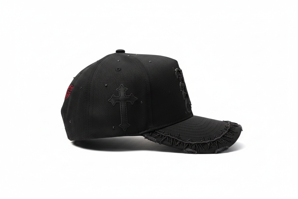 Gorra negra vista lateral