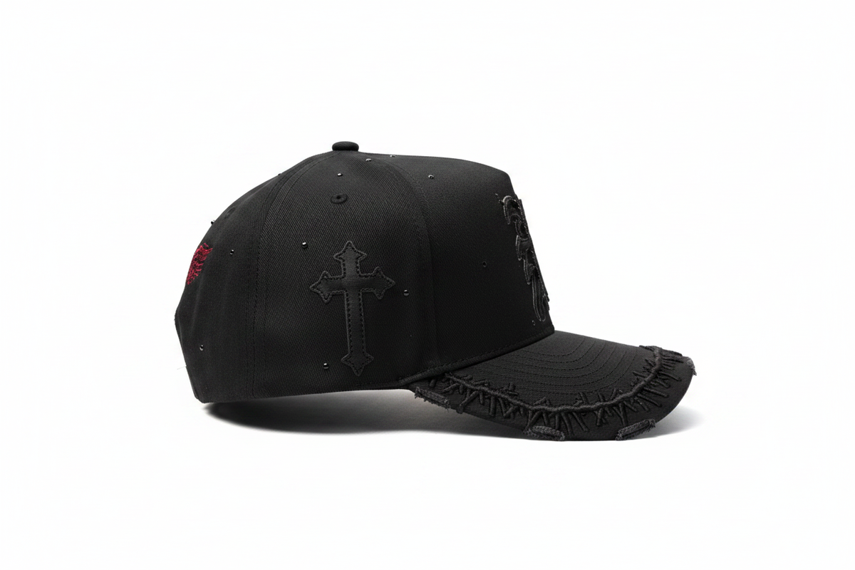 Gorra negra vista lateral